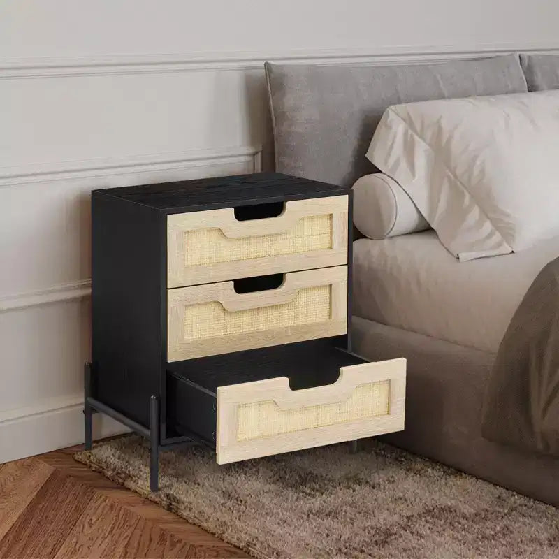 Wicker Storage Nightstand Modern Bohemian-Style Bedside Table Sturdy Wooden Legs Wicker Decorative Side Table for Bedroom and Living Room