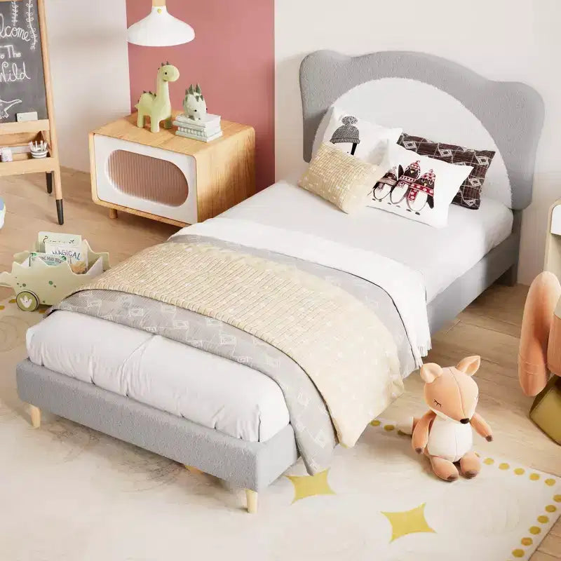 GustoWave Upholstered Bed Frame for Children with Scalloped Headboard, Comfy Velvet Single Bed, No Slatted Base Needed