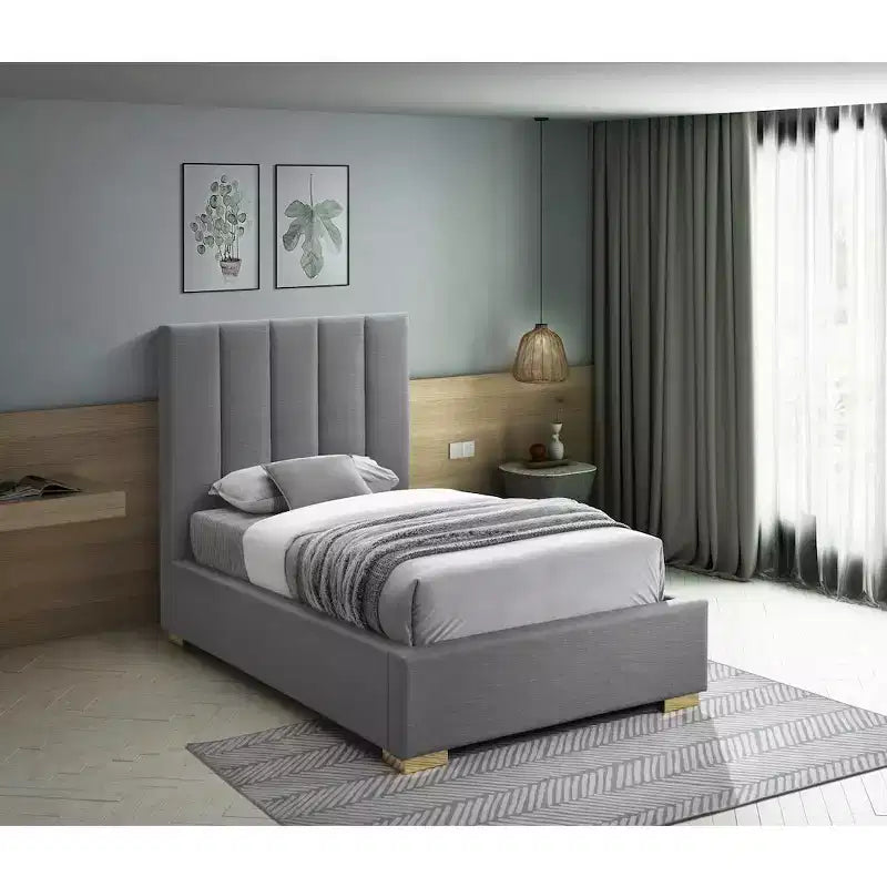 Meridian Furniture,Pierce Linen Textured Fabric Bed
