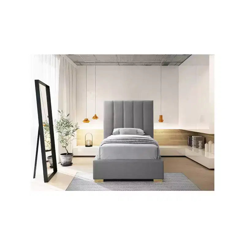 Meridian Furniture,Pierce Linen Textured Fabric Bed